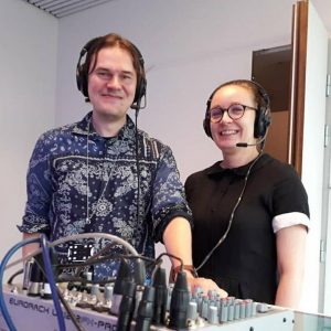 Tampereen yliopiston avajaisradion toimittajat 2019, Antti Haavisto ja Hanne Vuorela. Kuva Radio Moreeni